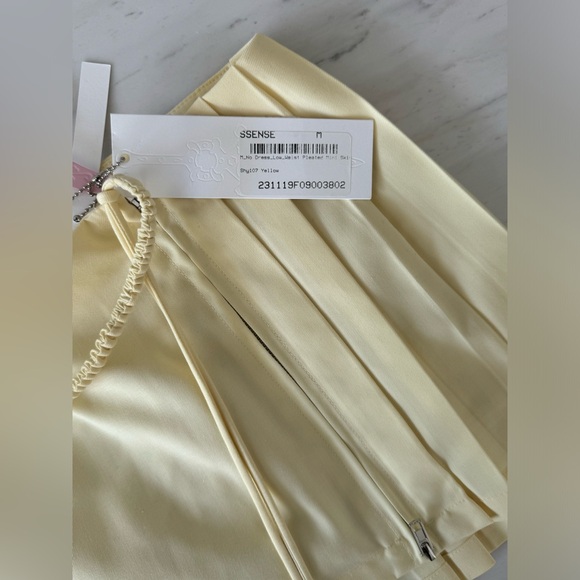 no dress yellow pleated mini skirt🐣 - Picture 7 of 9